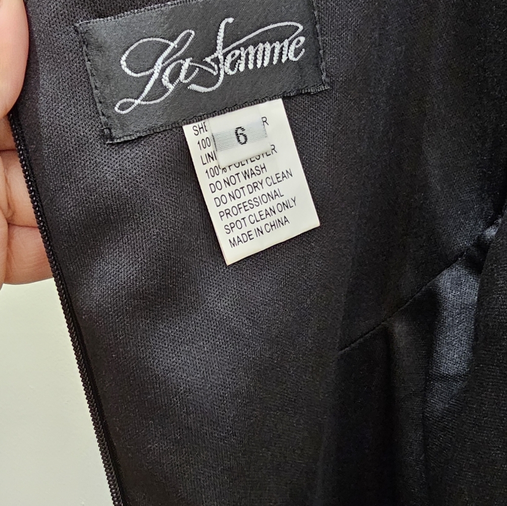 La Femme One-Shoulder Jersey Gown - Picture 7 of 13